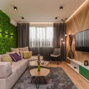 Urban Eden - Lux & Style, 2-bedroom, 2-bathroom דירה סופיה